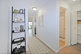 Carnegie Park Apartments in Southfield, MI - Foto de edificio - Building Photo