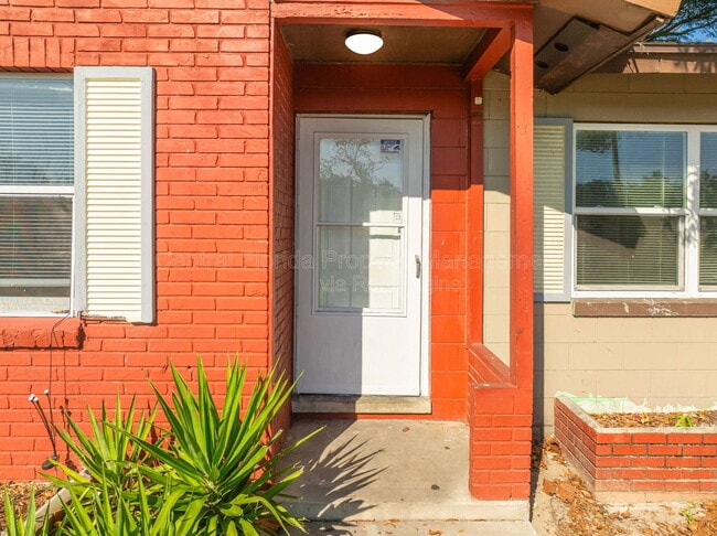 21 E Celeste St in Apopka, FL - Building Photo - Building Photo