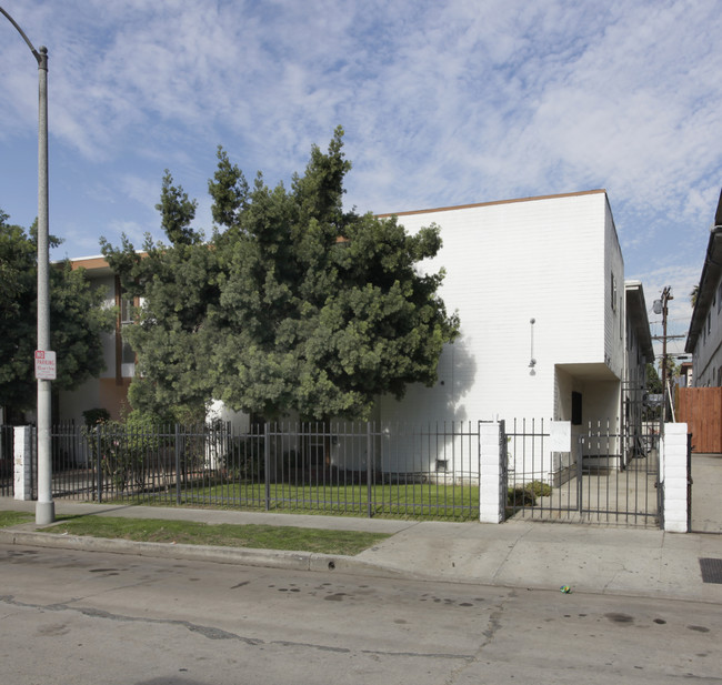 5741 Virginia Ave in Los Angeles, CA - Building Photo - Building Photo