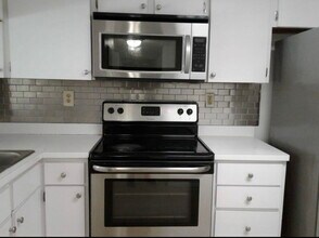 405 SW 113th Way in Pembroke Pines, FL - Building Photo - Building Photo