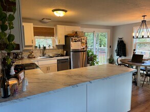44 Harvest Ln in Hartford, VT - Building Photo - Building Photo