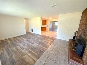 5462 Villa Dr in Klamath Falls, OR - Building Photo - Building Photo