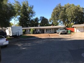 2351 Porter Way in Chico, CA - Building Photo
