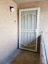 221 Mission Newport Ln in Las Vegas, NV - Building Photo - Building Photo