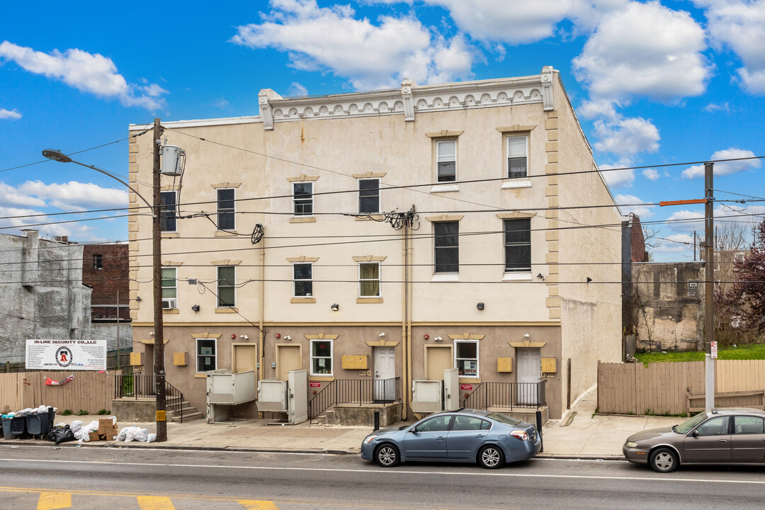 4014-4018 W Girard Ave in Philadelphia, PA - Building Photo