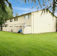 Meadowdale Townhouses in Edmonds, WA - Building Photo - Building Photo