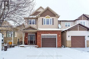 224 Harthill Way in Ottawa, ON - Building Photo