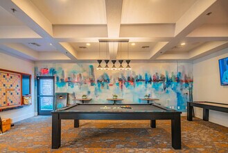 7455 N 95th Ave in Glendale, AZ - Foto de edificio - Building Photo