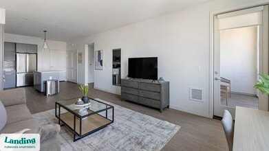 9235 W Russell Rd in Las Vegas, NV - Building Photo - Building Photo