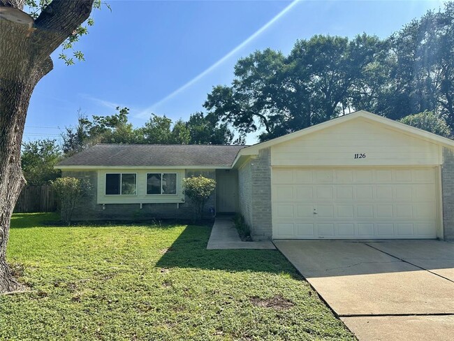 property at 1126 Ravenscourt Dr