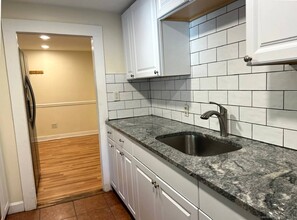 694 Boston Post Rd in Darien, CT - Building Photo - Building Photo