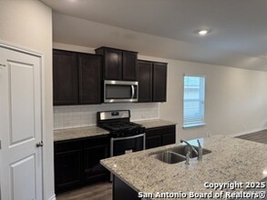 5519 Stormie Keep in San Antonio, TX - Building Photo - Building Photo