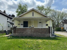2025 Southeastern Ave in Indianapolis, IN - Building Photo