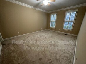 11 Park Village Ln in Greensboro, NC - Building Photo - Building Photo