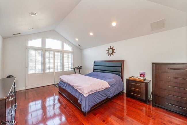 115 Kensington Ln in Livingston, NJ - Building Photo - Building Photo