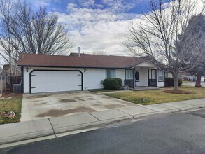 230 War Eagle Dr in Mountain Home, ID - Building Photo - Building Photo