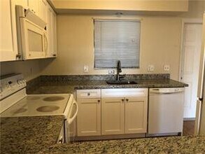 3850 NE 21st Way in Lighthouse Point, FL - Building Photo - Building Photo