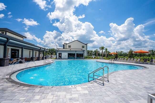 Pointe Grand Brick City in Ocala, FL - Foto de edificio - Building Photo