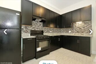 9011 S Brandon Ave, Unit 3 in Chicago, IL - Building Photo - Building Photo