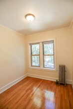 1361 W Greenleaf Ave, Unit #2B in Chicago, IL - Building Photo - Building Photo