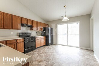 2283 Layton Park Dr in Indianapolis, IN - Building Photo - Building Photo