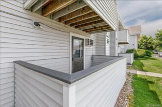 10150 E Virginia Ave in Denver, CO - Foto de edificio - Building Photo