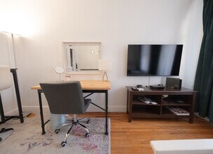 1432 2nd Ave in New York, NY - Building Photo - Building Photo