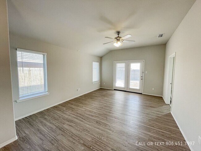 1725 102nd St in Lubbock, TX - Building Photo - Building Photo