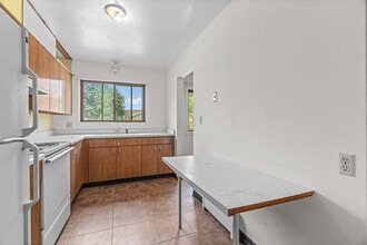 424 N English St in St. Paul, MN - Foto de edificio - Building Photo