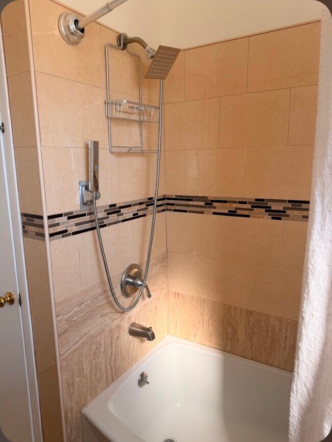 6235 W Diversey Ave in Chicago, IL - Building Photo - Building Photo