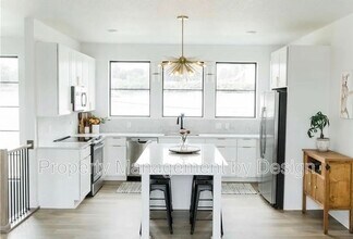 1367 Keosauqua Way in Des Moines, IA - Building Photo - Building Photo