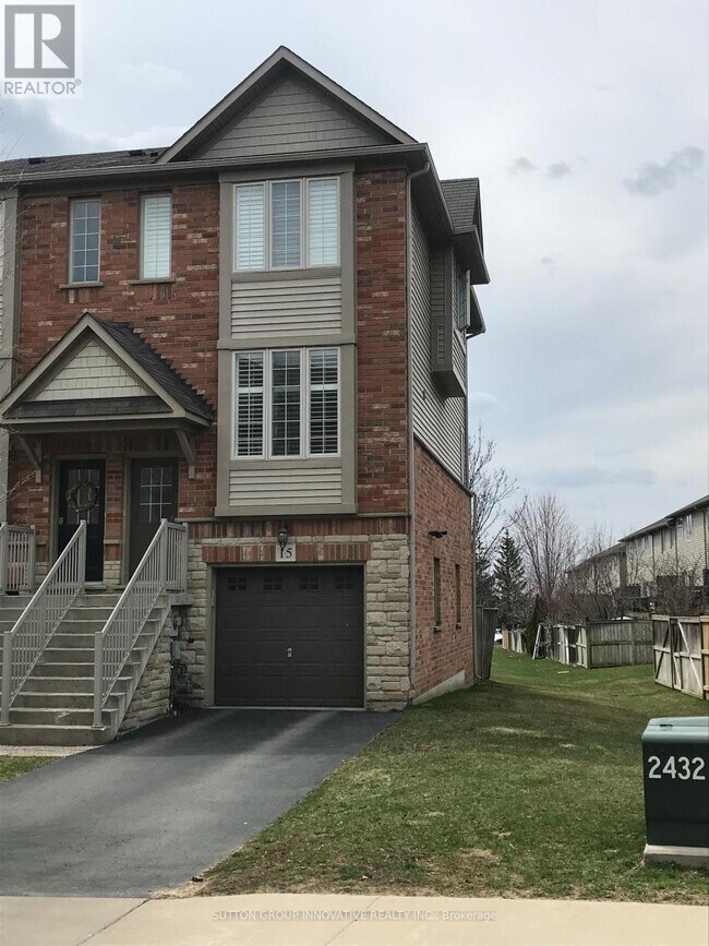15 Chapman Ln in Hamilton, ON - Building Photo - Building Photo