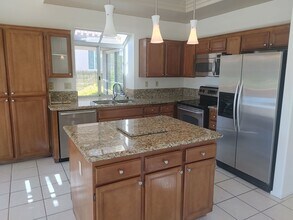 40326 Vía Estrada in Murrieta, CA - Building Photo - Building Photo