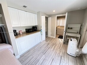 13275 NE 4th Ave in North Miami, FL - Building Photo - Building Photo