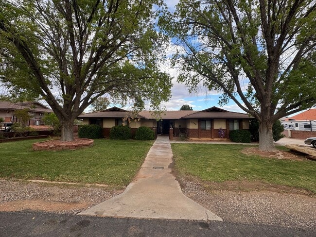 property at 3369 Comanche Rd