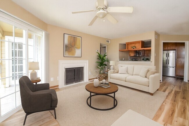 10211 Sugar Branch Dr in Houston, TX - Building Photo - Building Photo