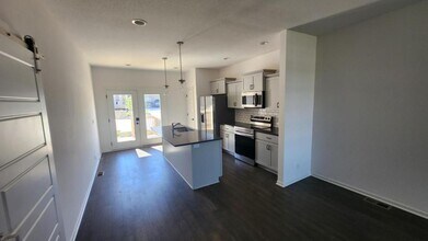 7305 W 158th St in Overland Park, KS - Building Photo - Building Photo