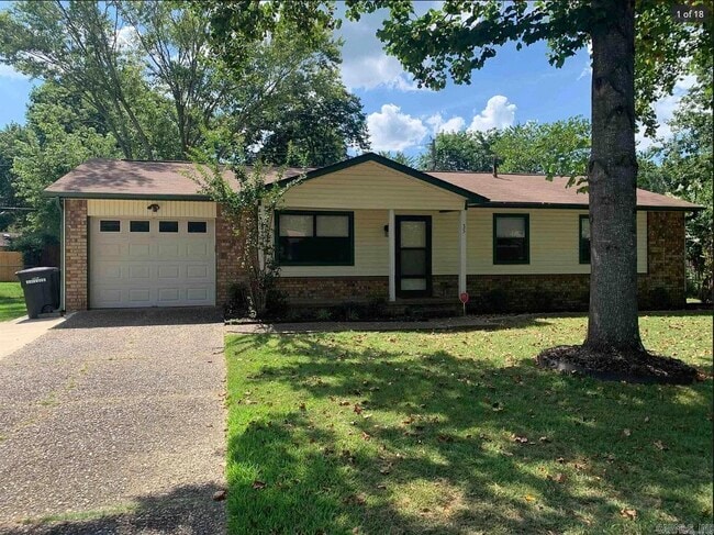 property at 35 Greenhaven Pl