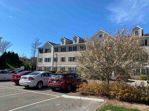 50 Sentinel Court in Manchester, NH - Building Photo - Building Photo