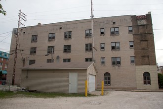 The Ritz Apartments in Milwaukee, WI - Building Photo - Building Photo