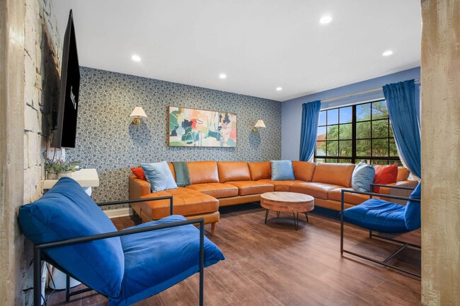 8922 Hetherington Dr