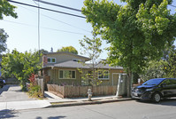 483 Mariposa Ave in Mountain View, CA - Building Photo - Building Photo