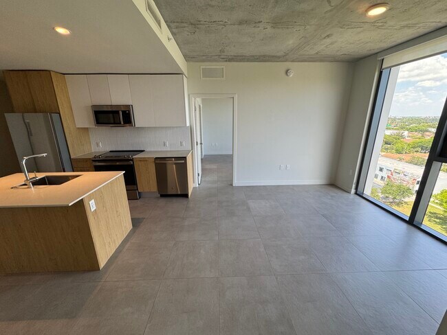 138 NW 31st St, Unit C2 in Miami, FL - Foto de edificio - Building Photo