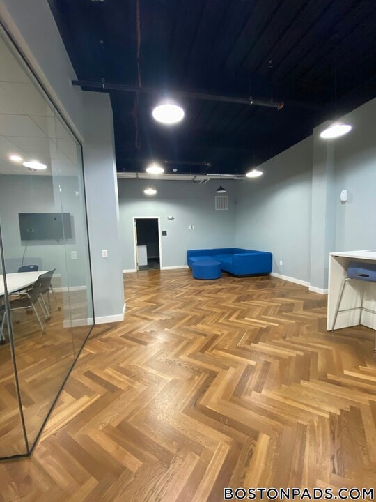 35 S Huntington Ave in Boston, MA - Building Photo