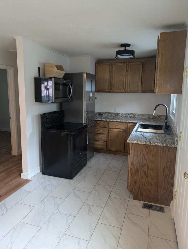 property at 1446 Rosewood St