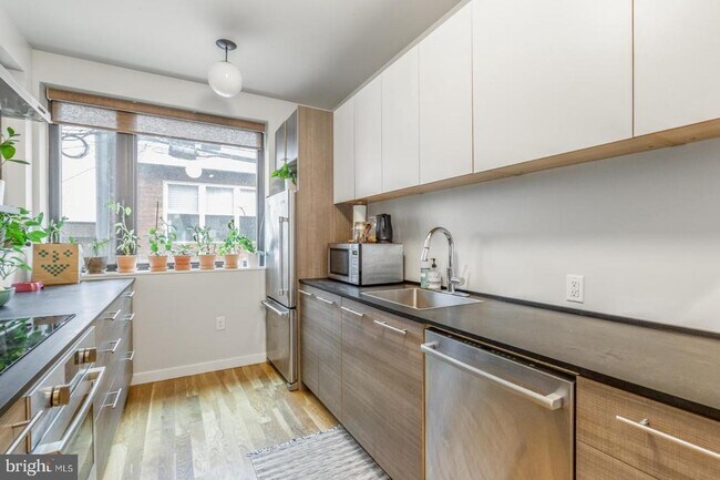 property at 1306 Hope St