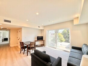 226 N Berendo St in Los Angeles, CA - Building Photo - Building Photo