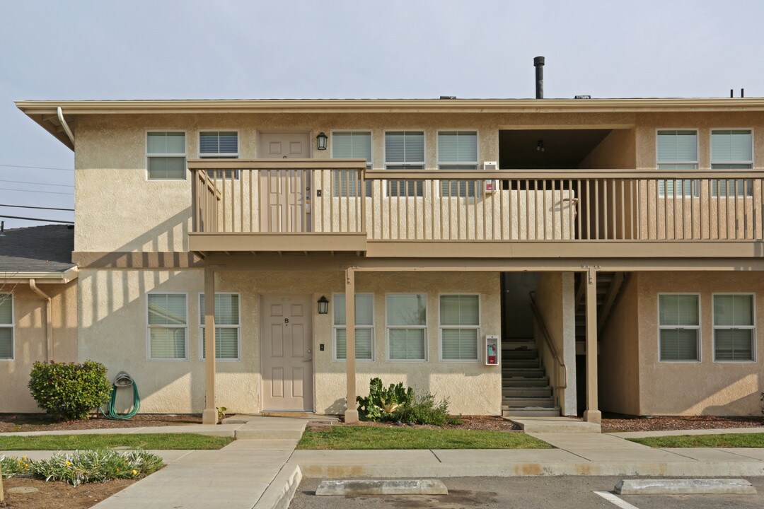 Hanford Apartments in Hanford, CA - Foto de edificio