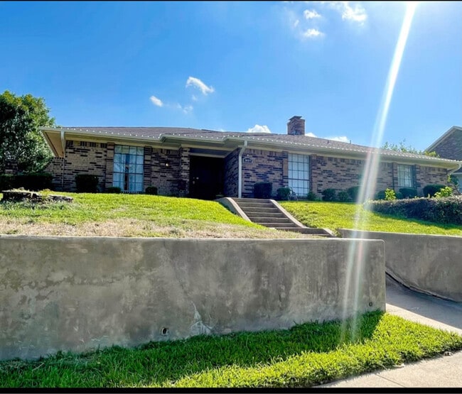 3009 Apple Valley Dr in Garland, TX - Building Photo - Building Photo