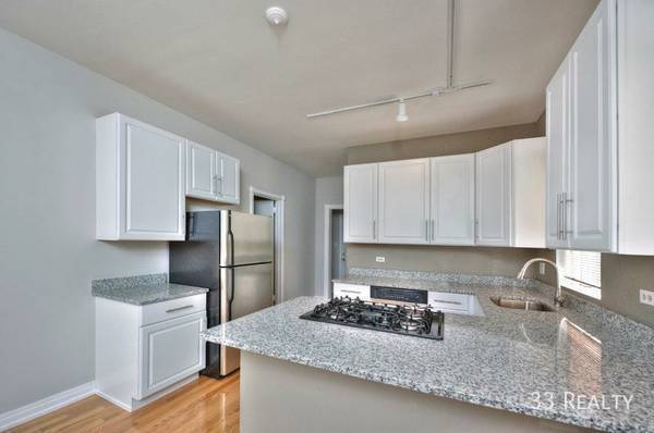 2711 N Magnolia Ave in Chicago, IL - Building Photo